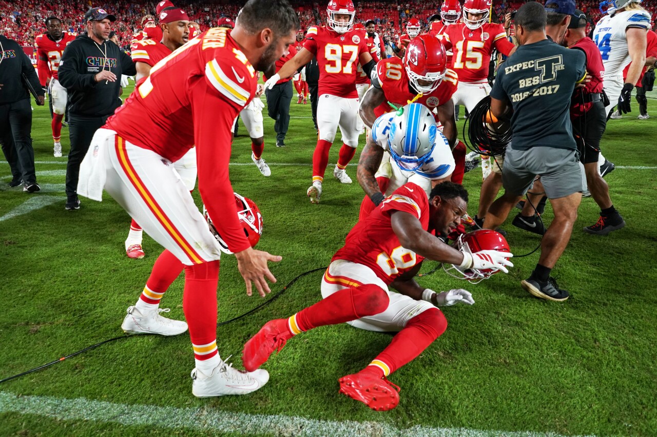 Lions Chiefs Football