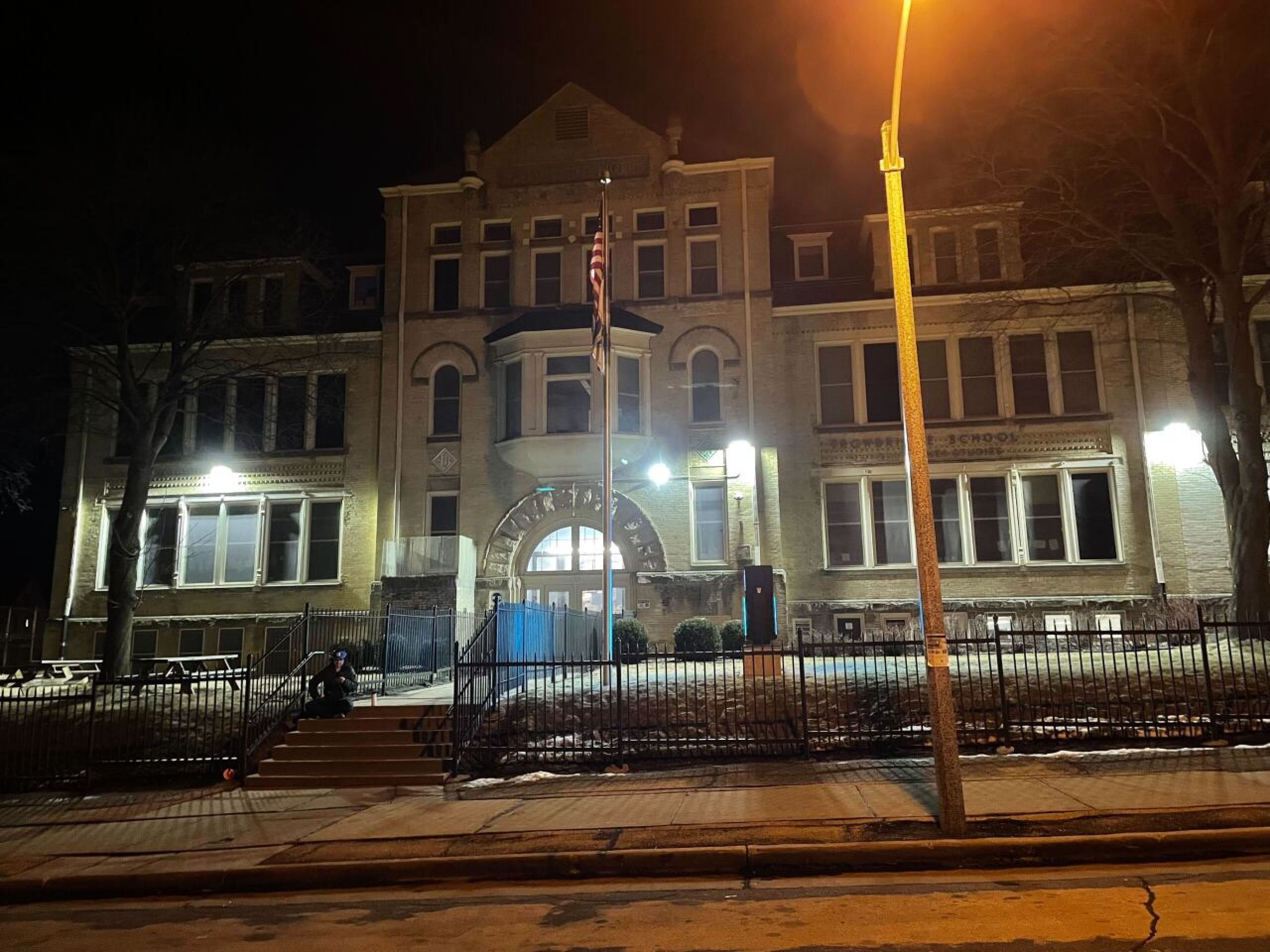 Milwaukee's Trowbridge School to remain closed today for more 'deep