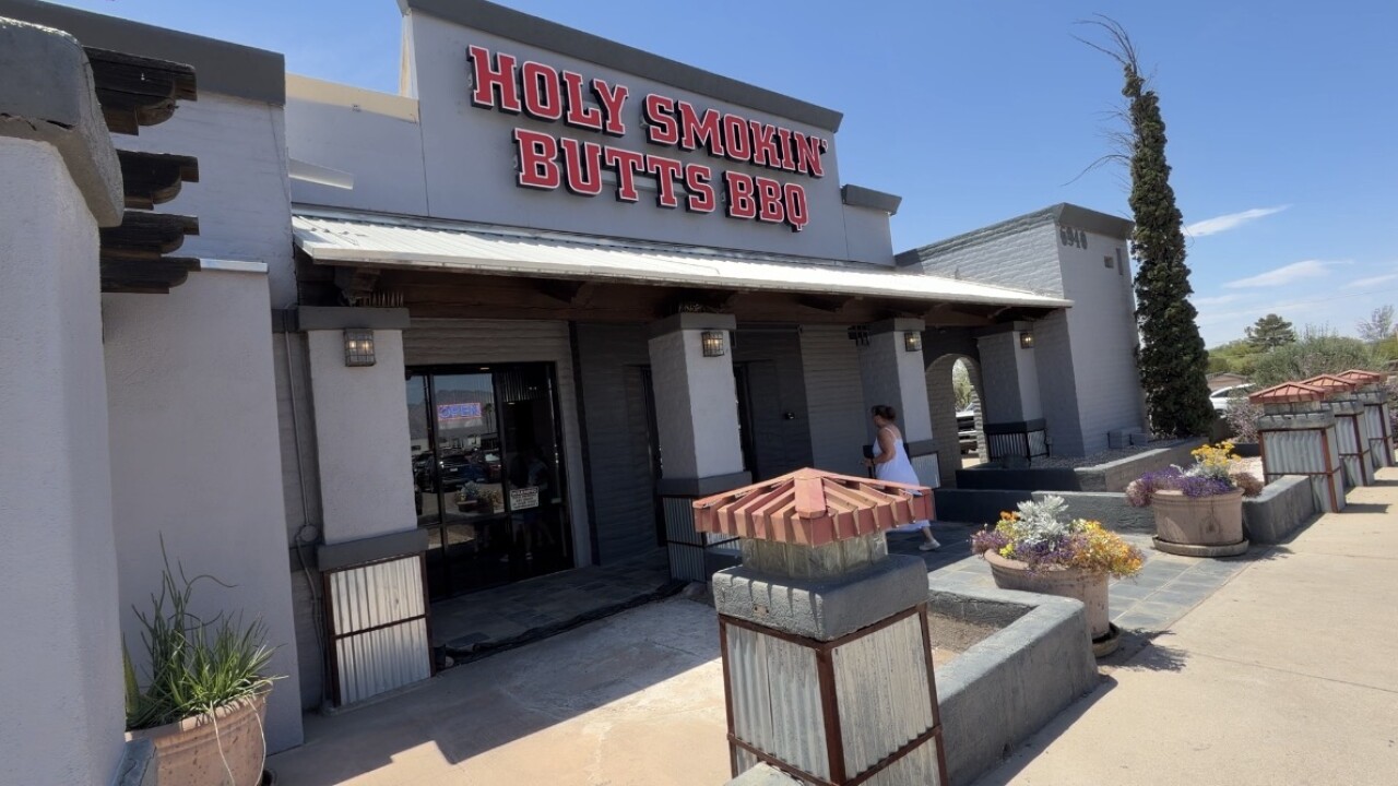 HolysmokinButtsbbq.jpg