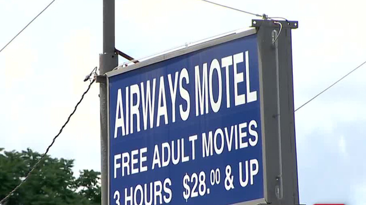 Council Votes To Ban Hourly Hotel Rates