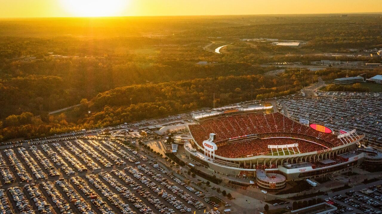 MO gov floats chance for retractable roof if Chiefs renovate Arrowhead Stadium