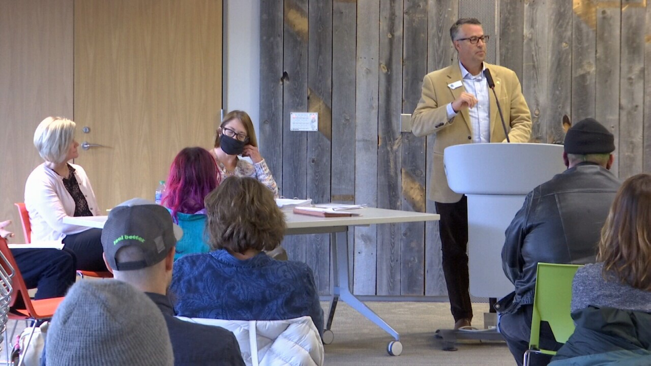 101321 POT FORUM WIDE.jpg