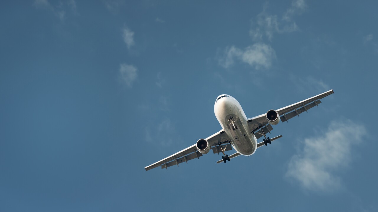 Large Commercial Airliner Coming In To Land