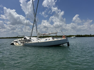 derelict boat near North Hutchinson Island August 2026.peg