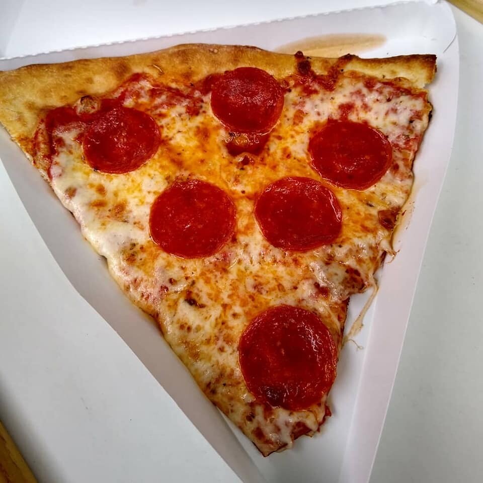 Franks_Pepperoni_Pizza.jpg