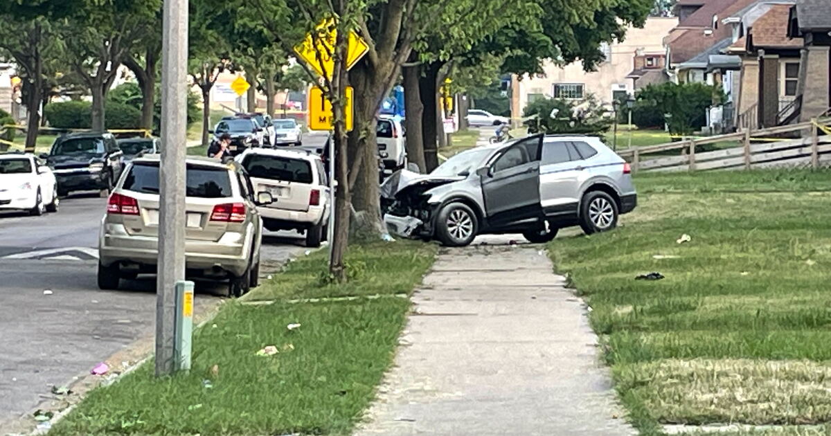 2 Milwaukee teens arrested after stolen vehicle pursuit ends in crash