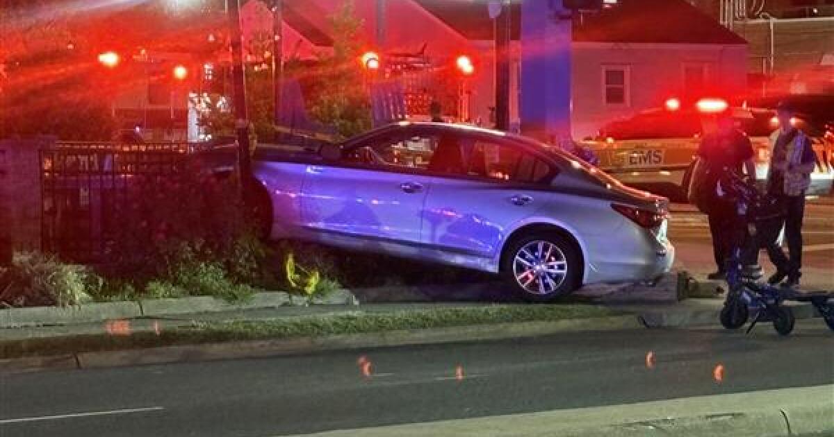 Car crashes into Murphy’s Irish Pub patio on the Oceanfront