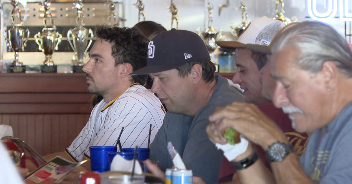 Padres fans pack San Marcos bar to cheer on team in NLDS