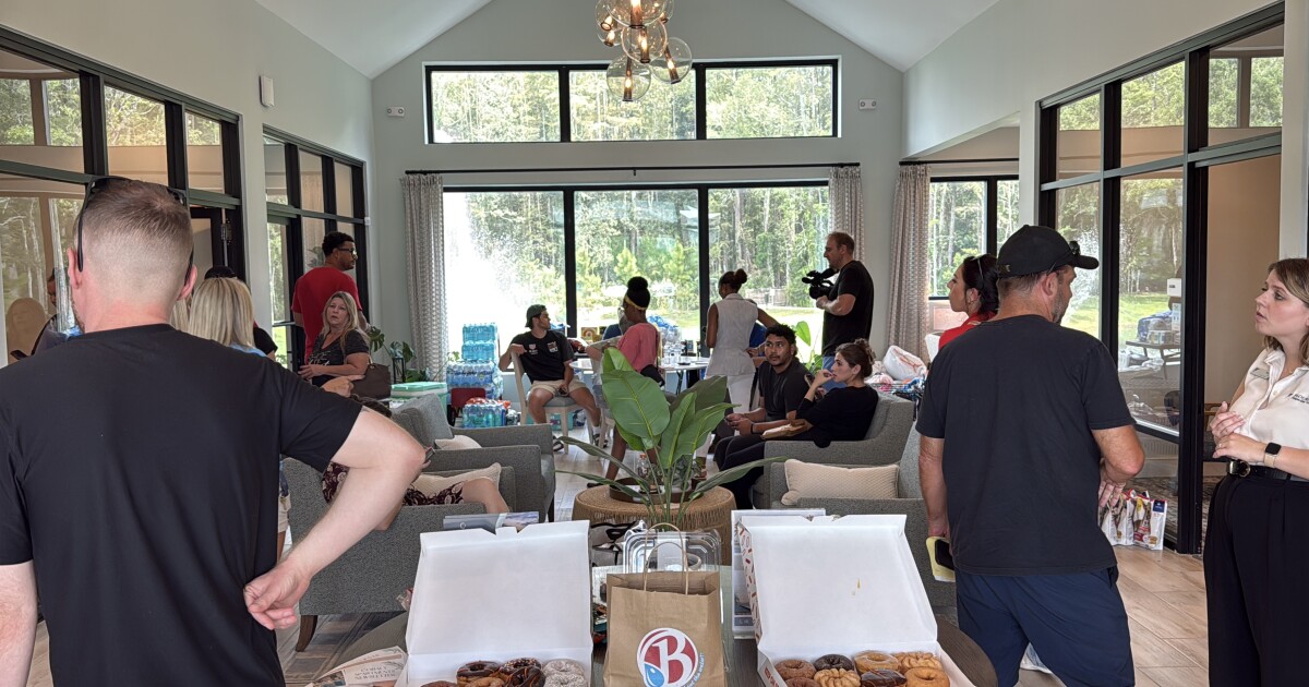 Wesley Chapel apartment fire displaces more than 200 residents as community rallies to help