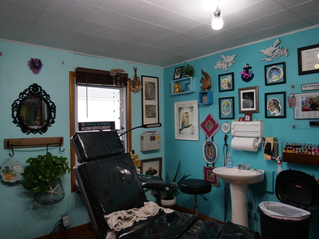 inside salty siren.jpg