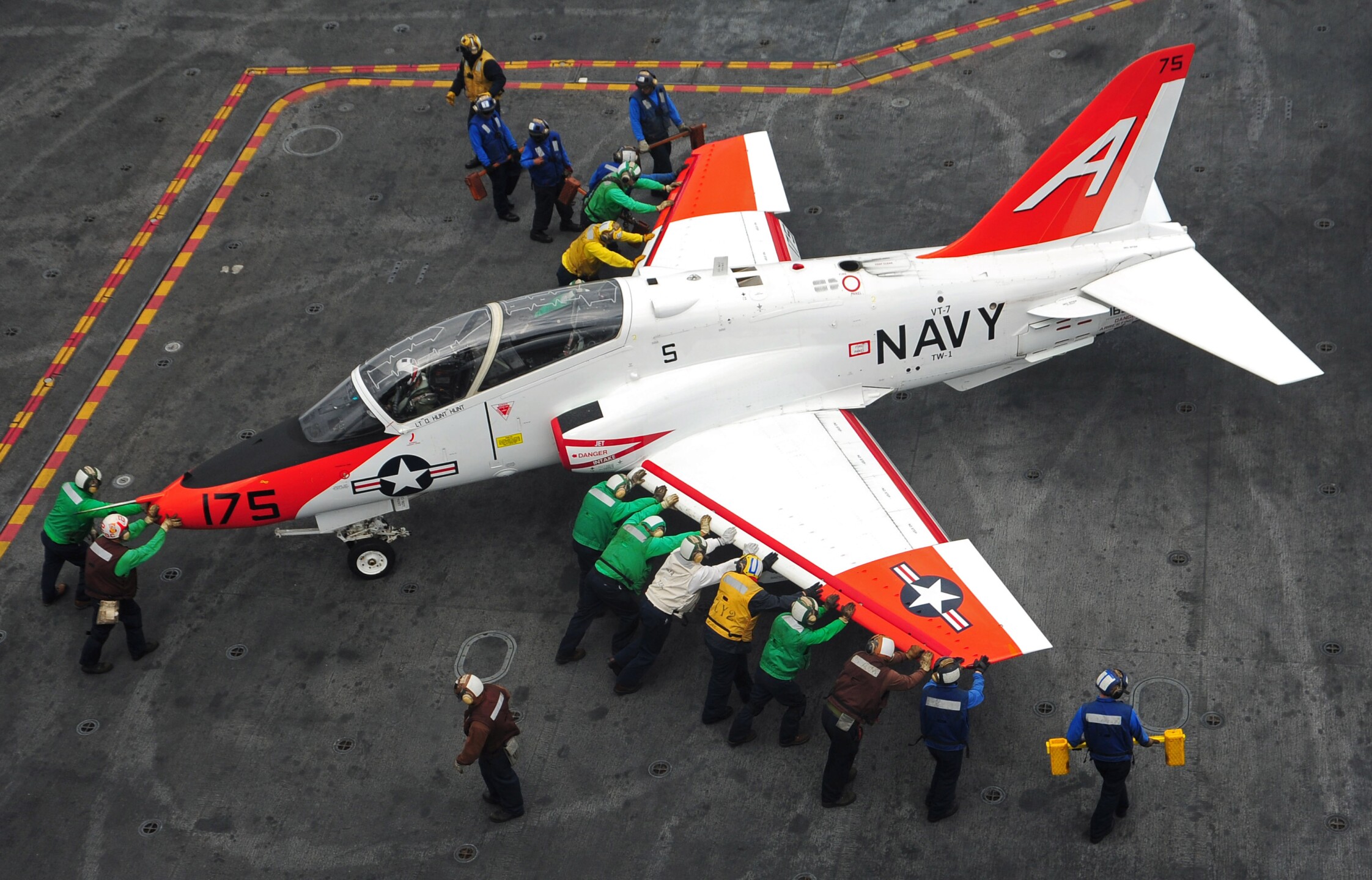 Photos Photos Student Naval Aviators Make First Carrier Landings On The Uss Harry S Truman