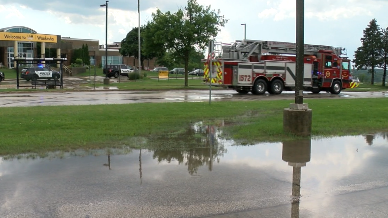 Students, staff evacuated after bomb threat at UWM at Waukesha