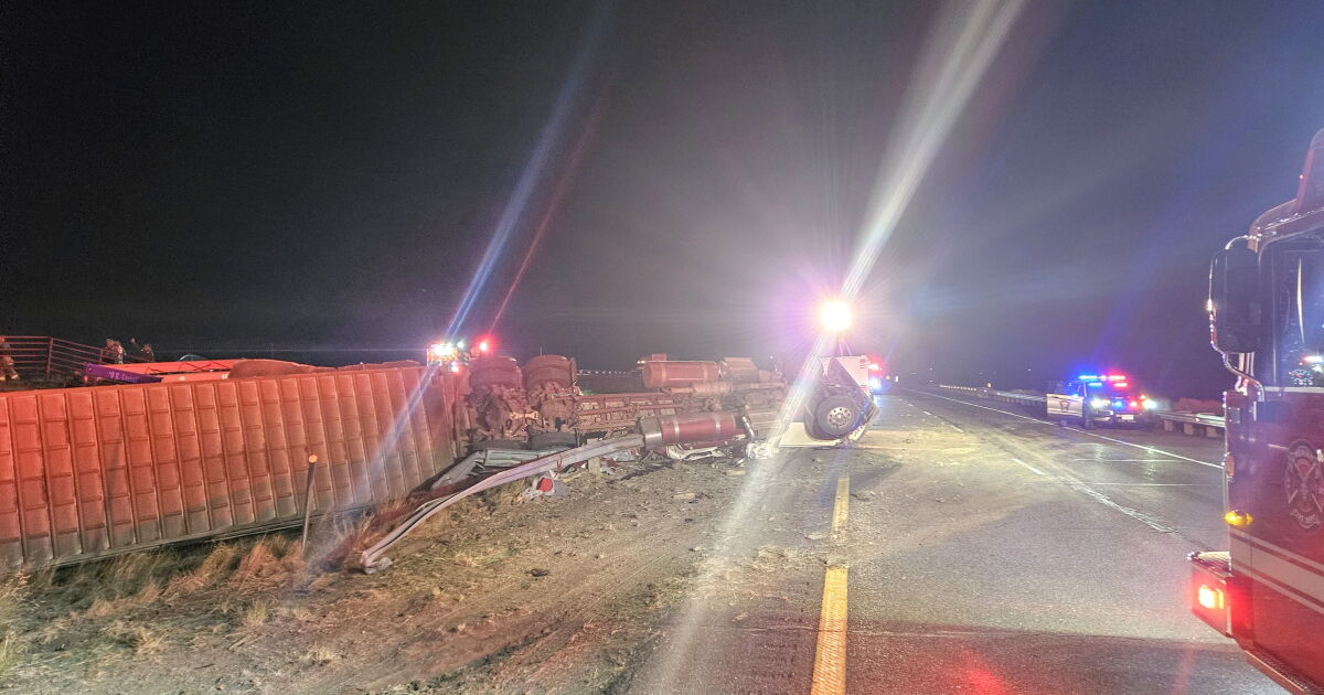 Crash involving cattle trailer closes I-76 east of Brush, some animals killed