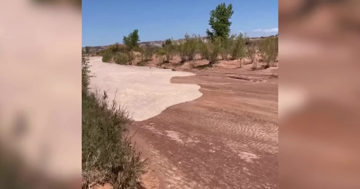 Flash flood creepily moving through Utahraptor State Park caught on video