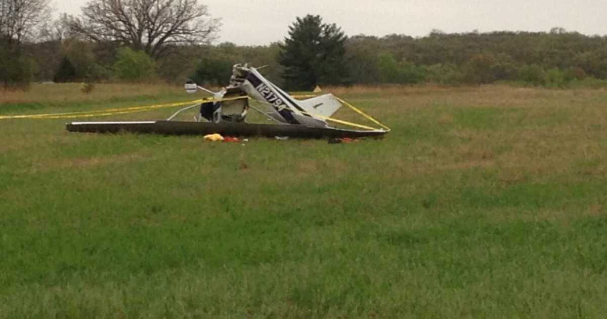 2 people sent to hospital after plane crash in Dexter