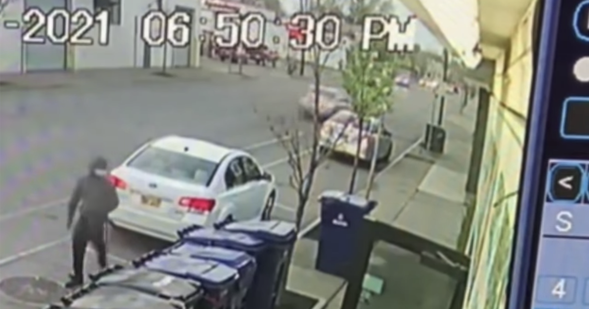 Video: Thief steals car left running outside pizzeria