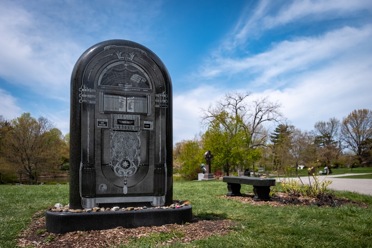 Hidden Gems - Alan Freed grave 1.jpg