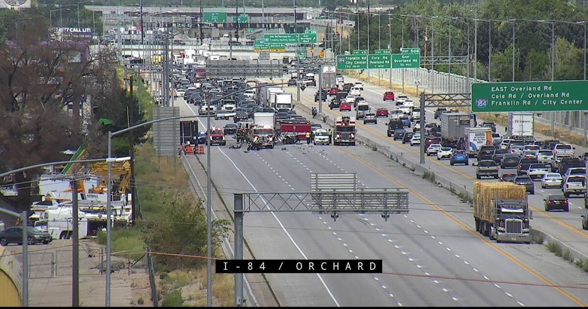 Crash on I-84 Eastbound shuts down traffic - Vimarsana News