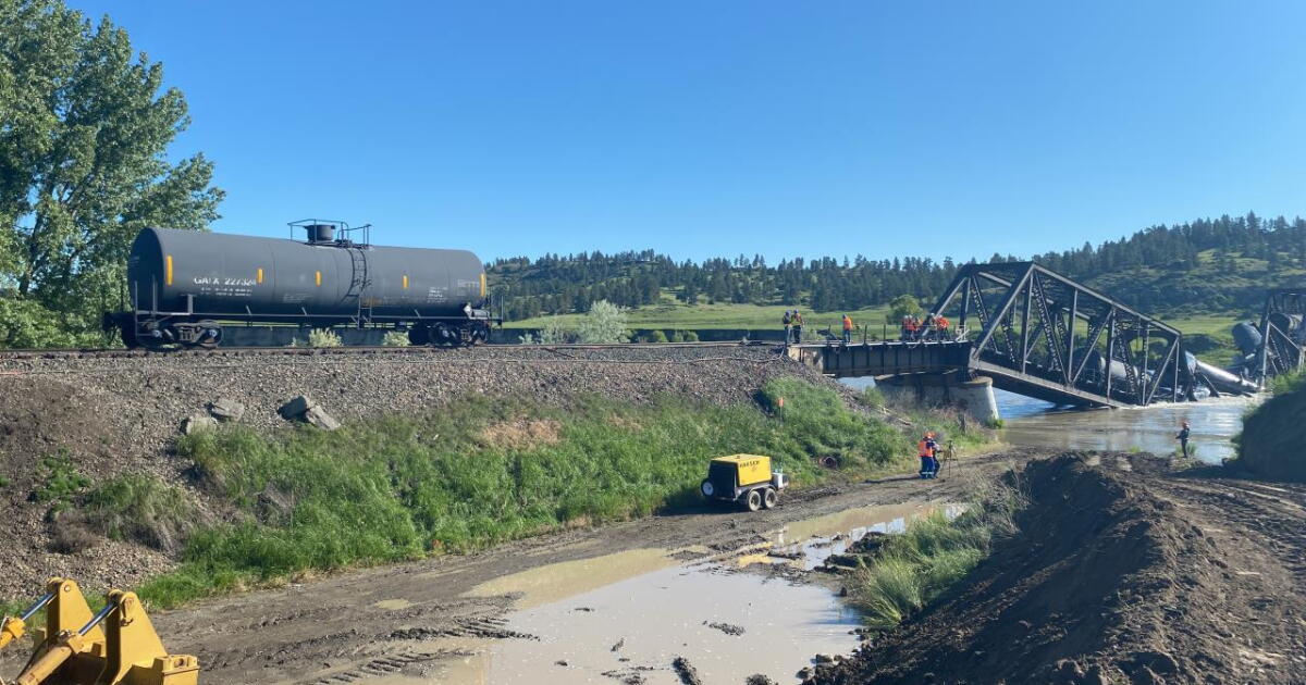 Officials: Final rail car removed from Yellowstone River at derailment site - Vimarsana News