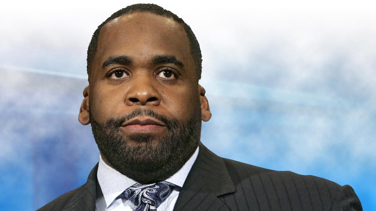Past Kilpatrick Pres. Trump pardons former Detroit mayor Kwame Kilpatrick