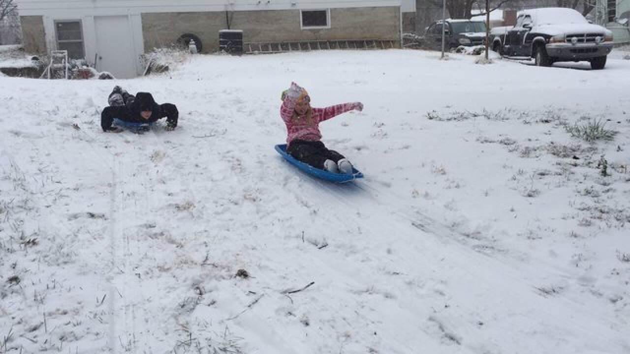 PHOTOS: First snow of 2015 arrives in metro KC