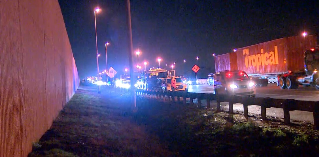 Stolen fire truck stopped west of Boynton Beach on May 18, 2023.jpg