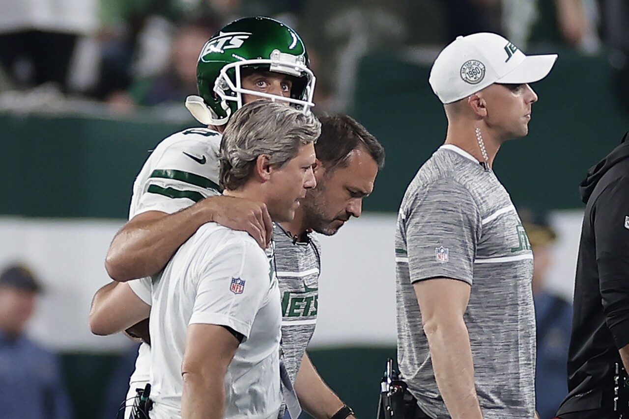 Aaron Rodgers injured, ruled 'out' for remainder of Jets vs Bills game