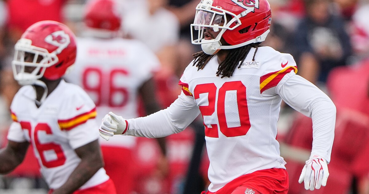 Nick Jacobs' Chiefs Camp Notebook, Aug. 6: Chiefs continue shuffling first-team reps