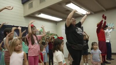 Books in Motion literacy program celebrates 10 years of reading, singing and dancing in Kern County