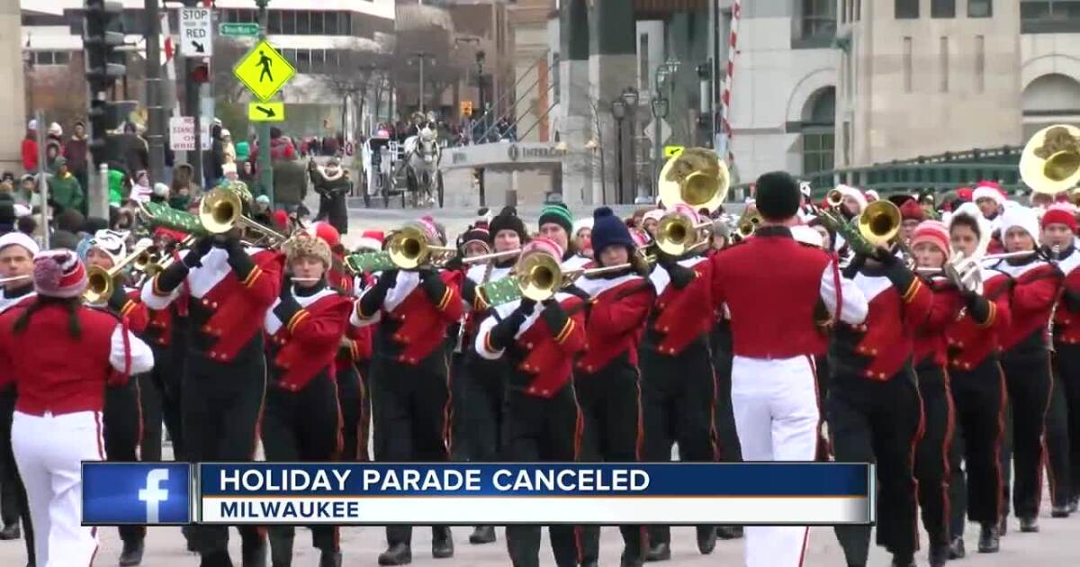 Milwaukee's Holiday Parade comes to an end