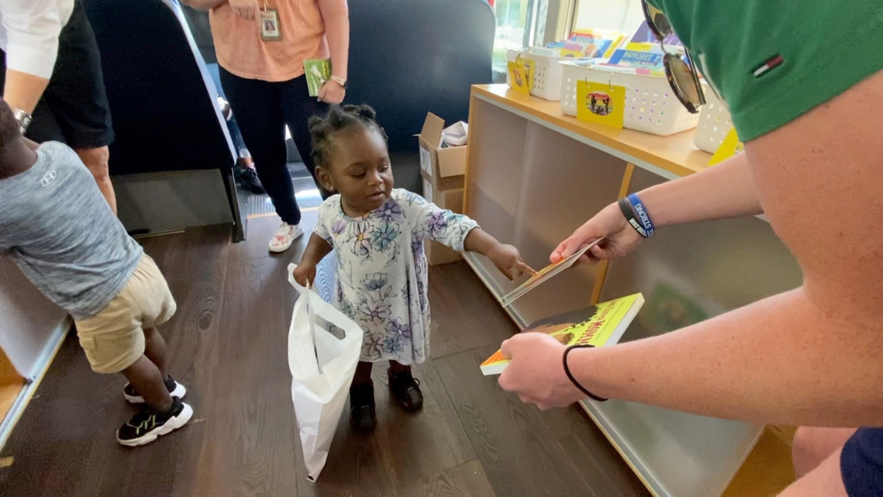 Pinellas County Schools Book Bus5.png