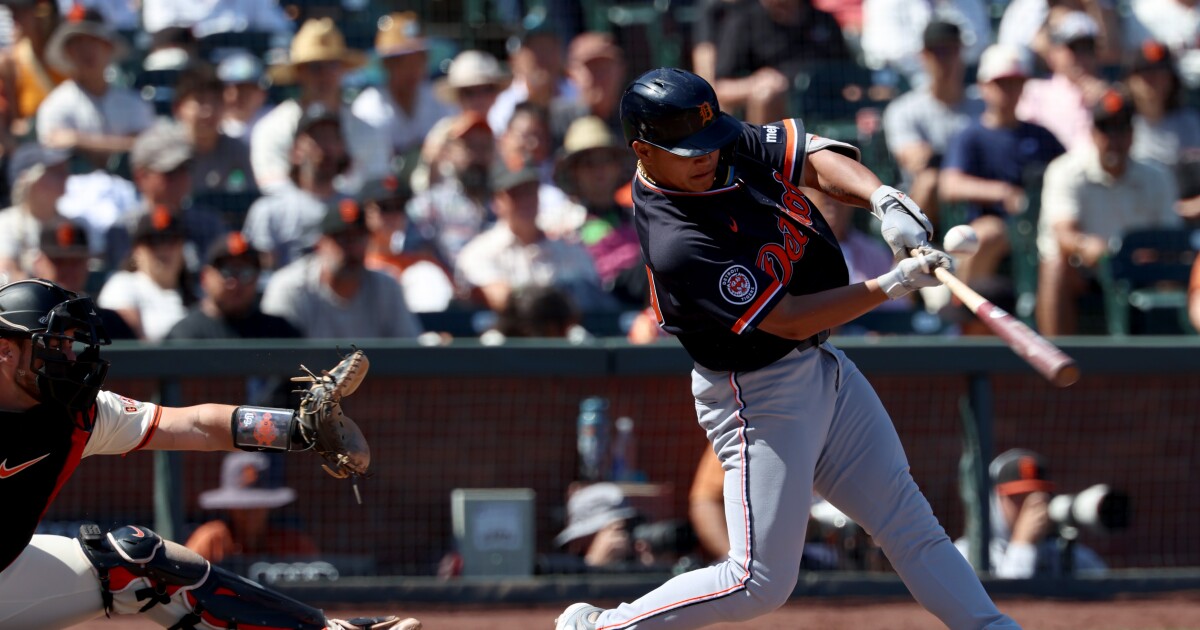 Lee's pinch-hit single in 10th sends Tigers past Giants 3-1 after Melton and Webb duel on mound