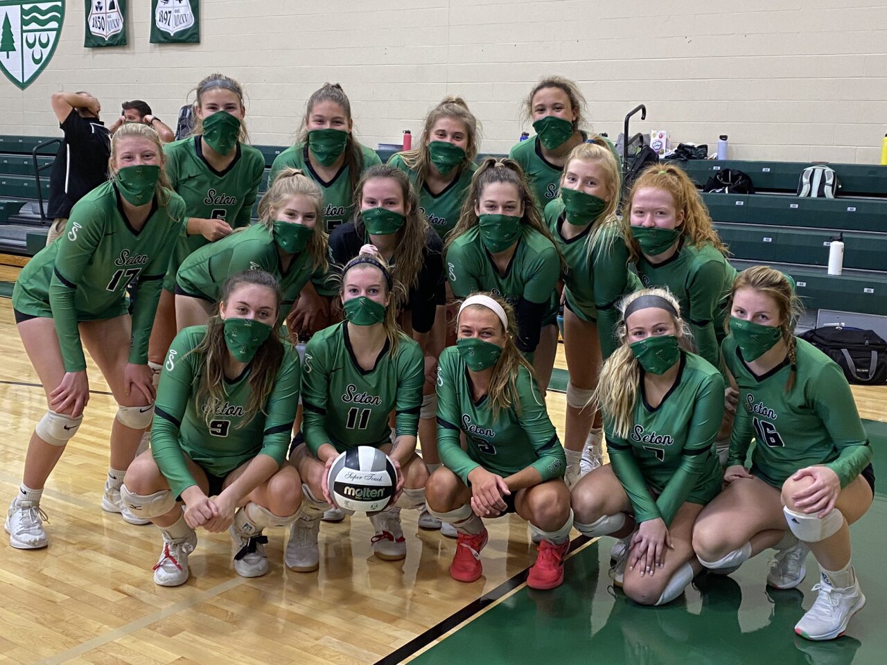 2020 Varsity Team Photo.jpg