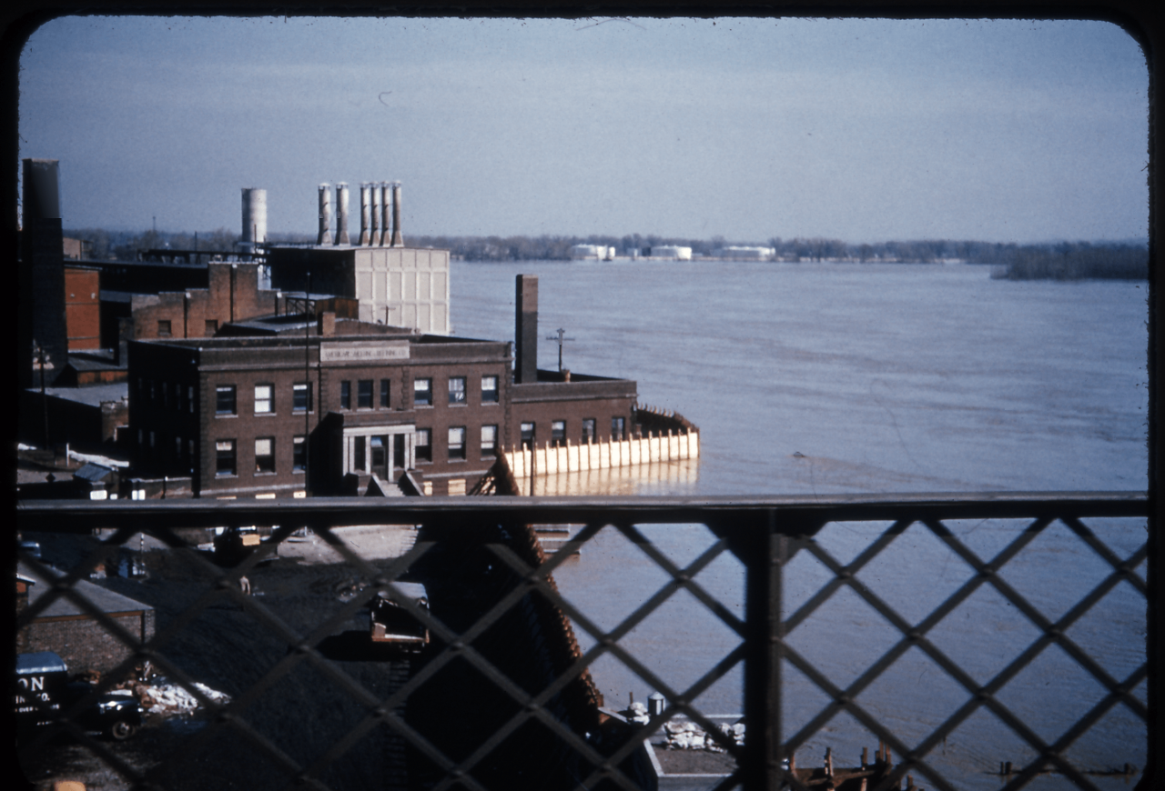 1952 flood N of AKSARBEN brdg.png