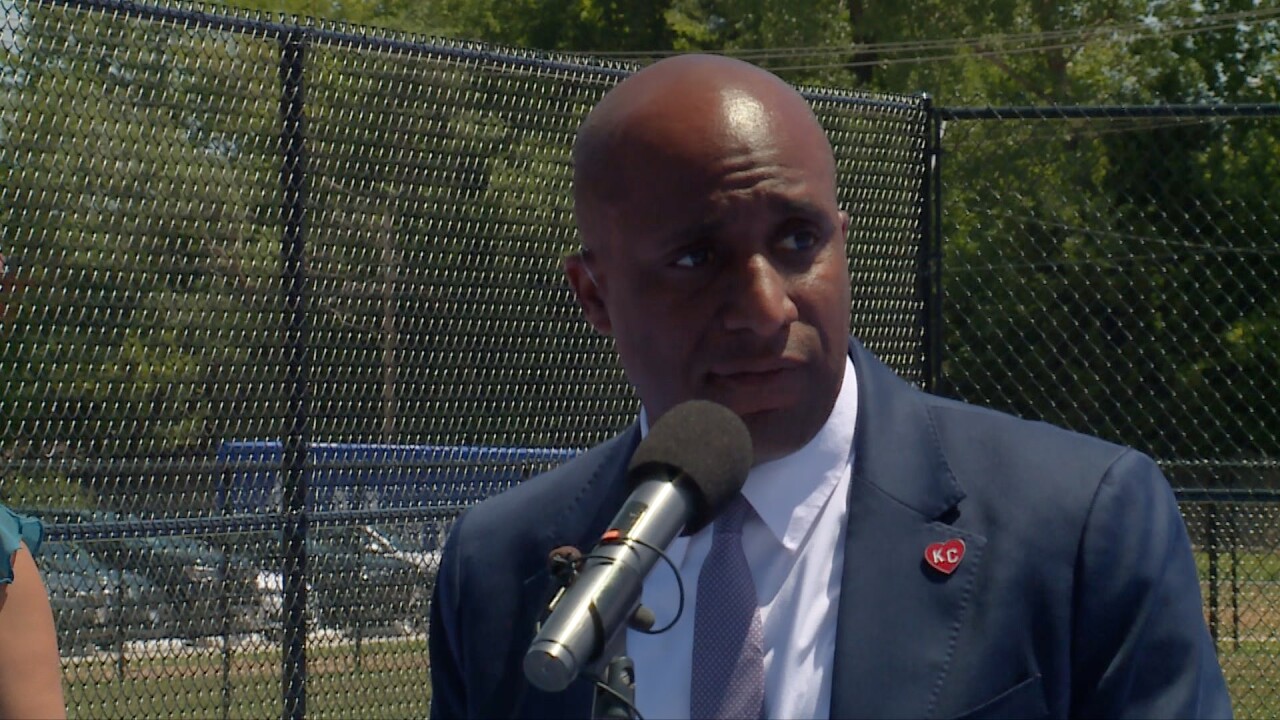 Mayor Q Lucas.jpg