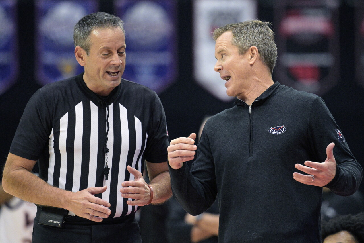 Florida Atlantic Owls head coach Dusty May argues with official during first half of ESPN Events Invitational championship game, Nov. 26, 2023