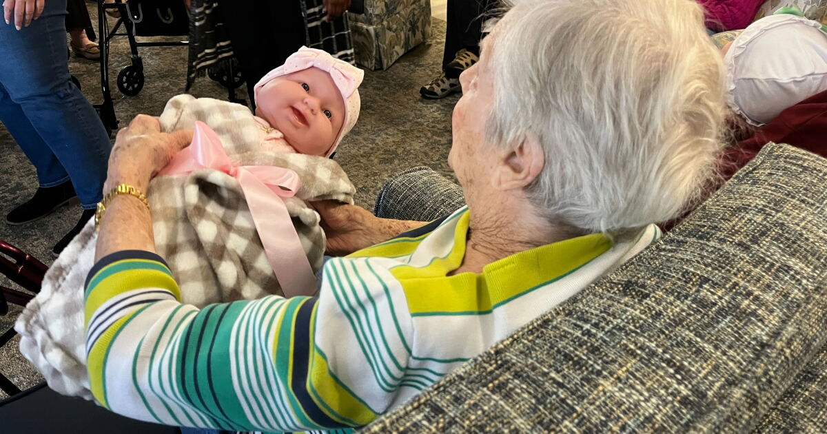'It's just been a wonderful blessing': Special day for seniors in memory care - Vimarsana News