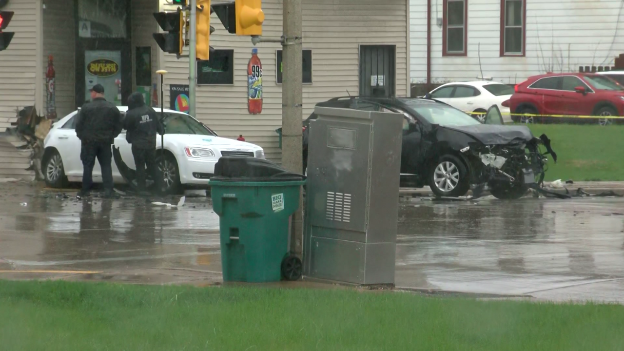Pedestrian killed in crash at 35th and Lisbon, Milwaukee police confirm