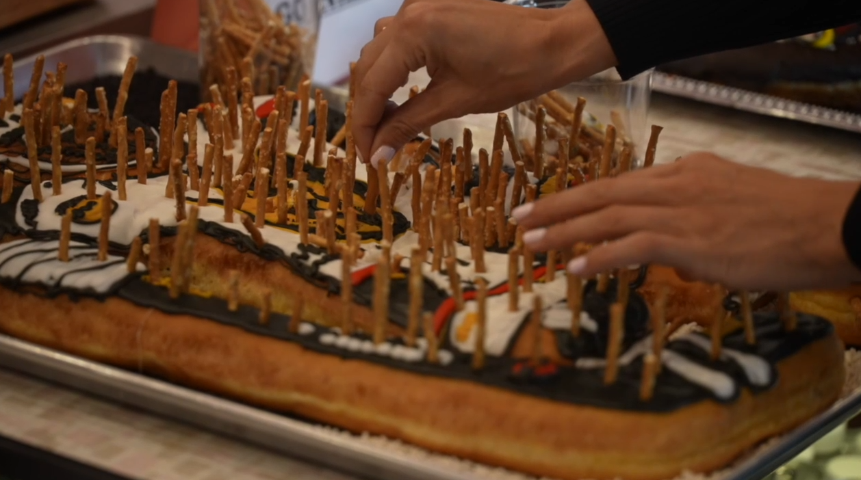 ‘Hexing’ the VGK? Denver donut shop leans into Vegas’ villain reputation for WCF