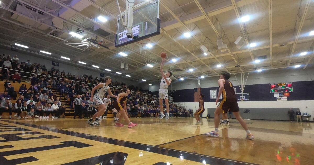 Elder basketball team continues win streak, defeats visiting Turpin 5237