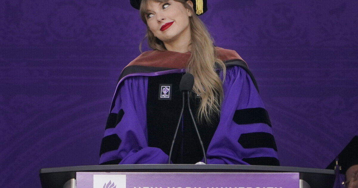 These UF students are 'Ready for it': Class devoted to Taylor Swift's music - Vimarsana News