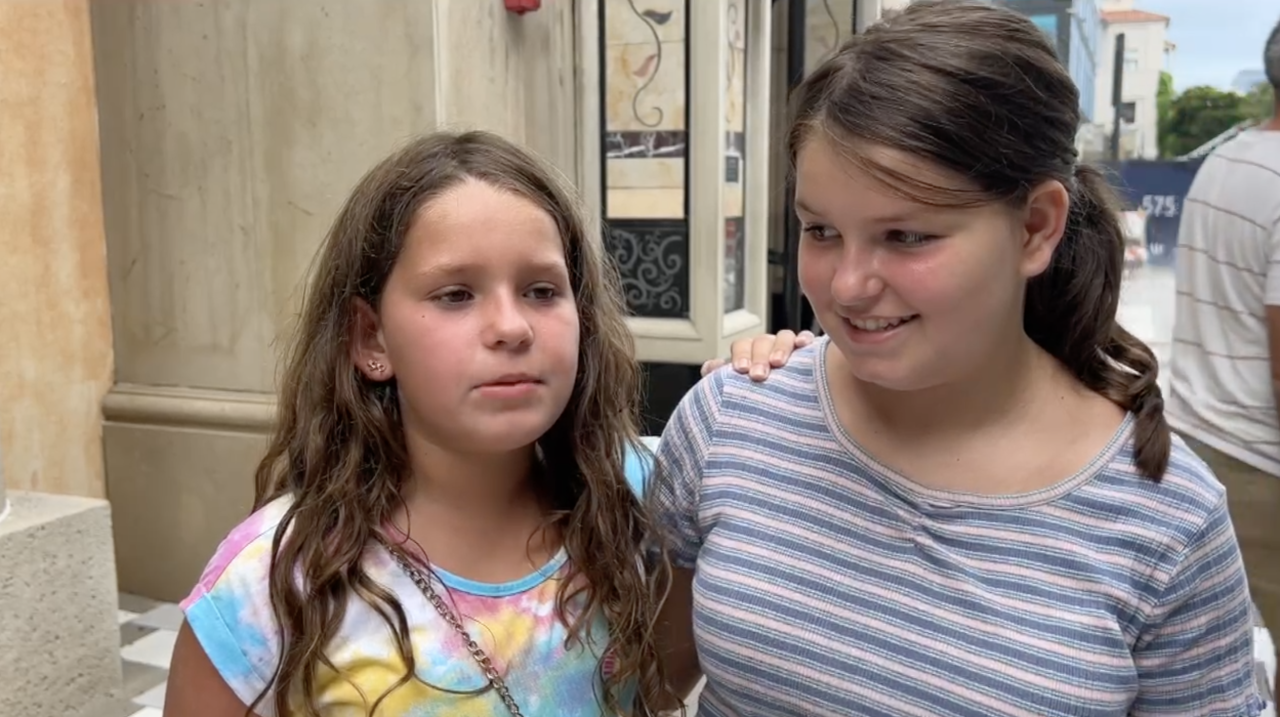 Lexi De Armas Taylor Swift tickets August 2023.png