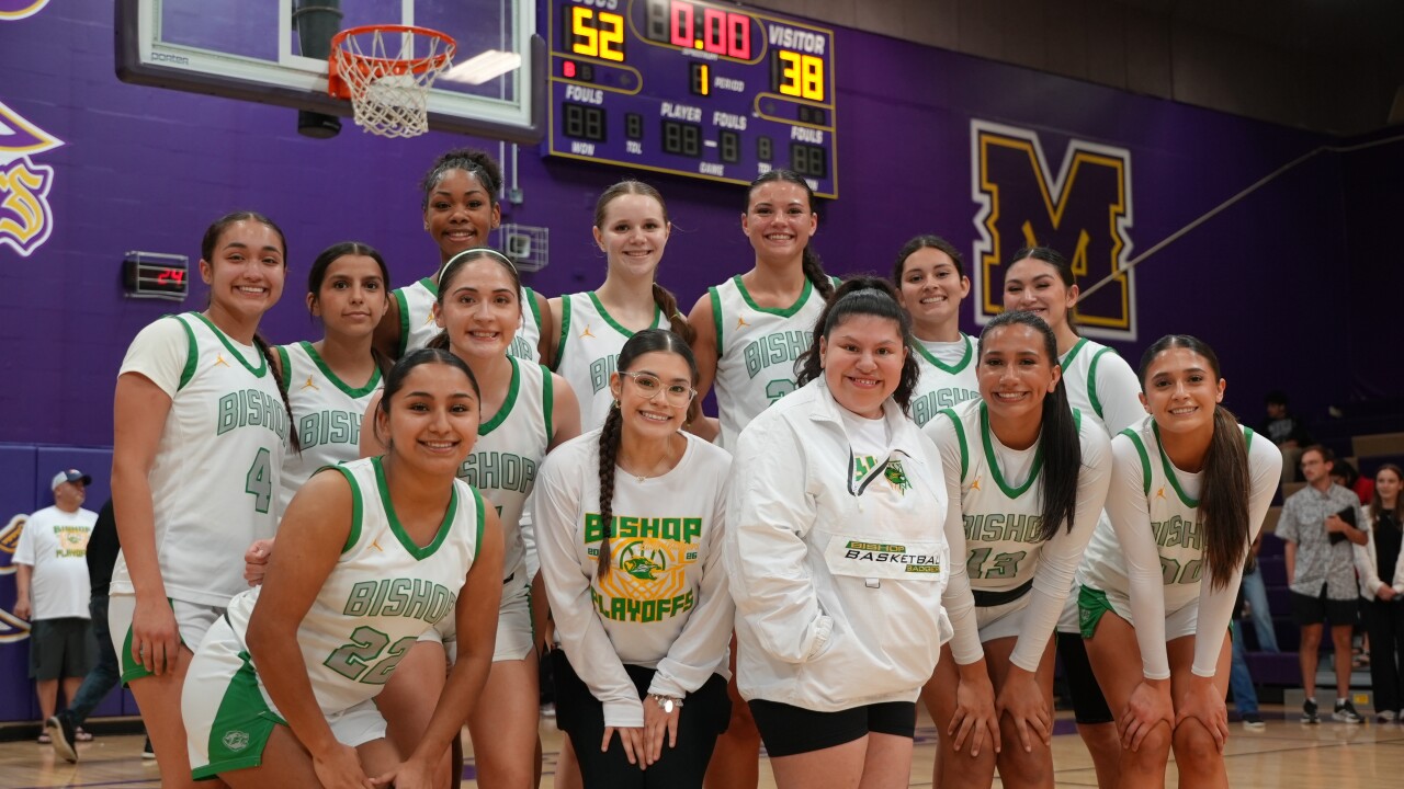 Bishop defeats West Oso 52-38 in Bi-District first round playoffs