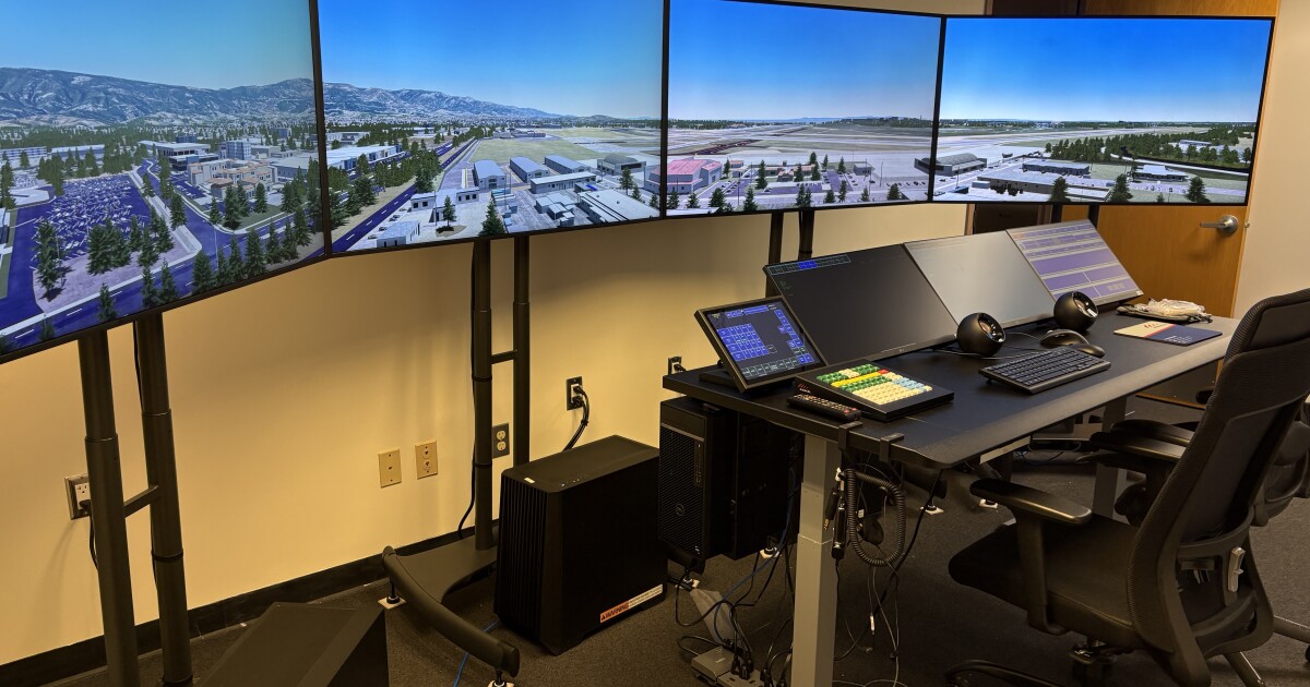 Santa Barbara Airport controllers get state-of-the-art training system