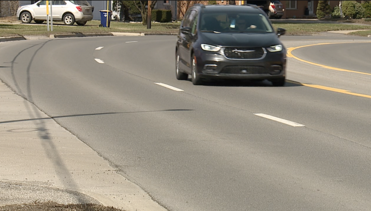 w walton blvd danger issues WATERFORD TWP