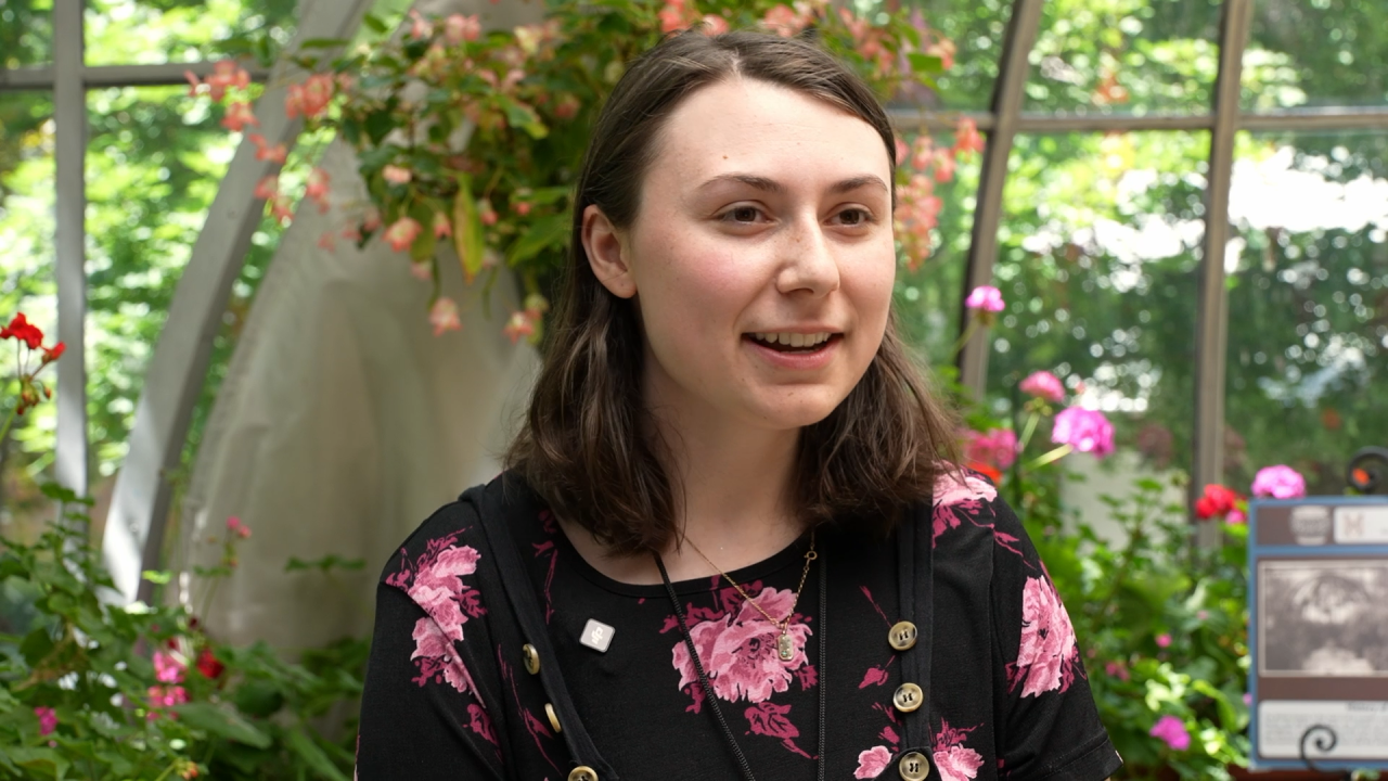 Rosalyn Visser, Moss Mansion