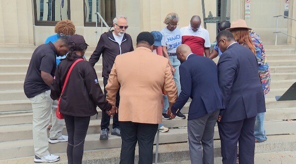 praying outside.jpeg