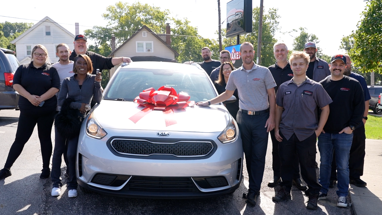 'I’m so thankful' | Pleasant Ridge auto shop owner gifts refurbished car to mother of 4