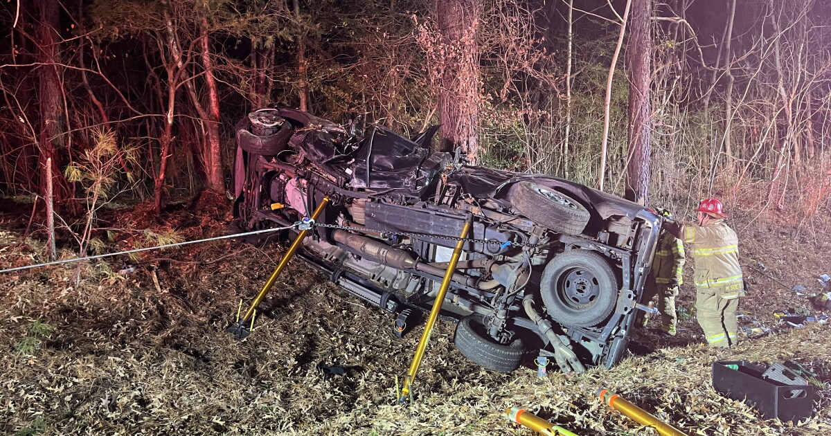 Man dies after car crashes while exiting I-64 in James City County - Vimarsana News