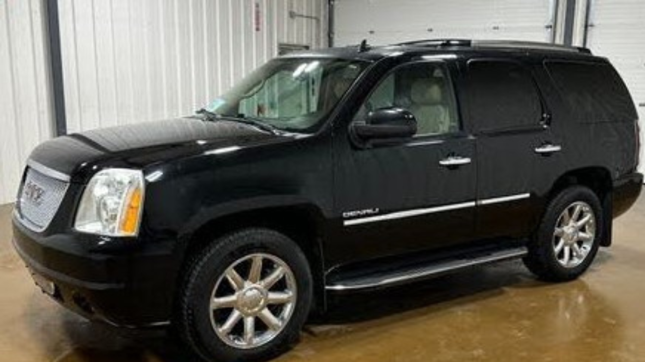 Milwaukee hit and run suspect vehicle